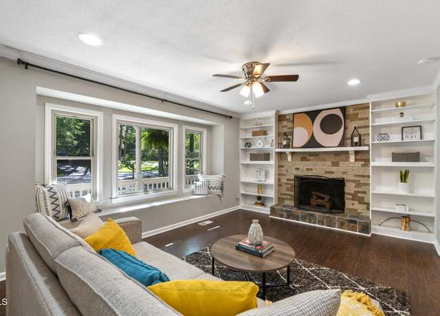 Property at 821 Stoneybrook Dr, Sanford, NC 27330, 3 beds, 2 baths