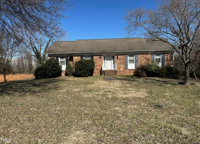 Property at 413 Montcrest Dr, Kernersville, NC 27284, 3 beds, 2 baths