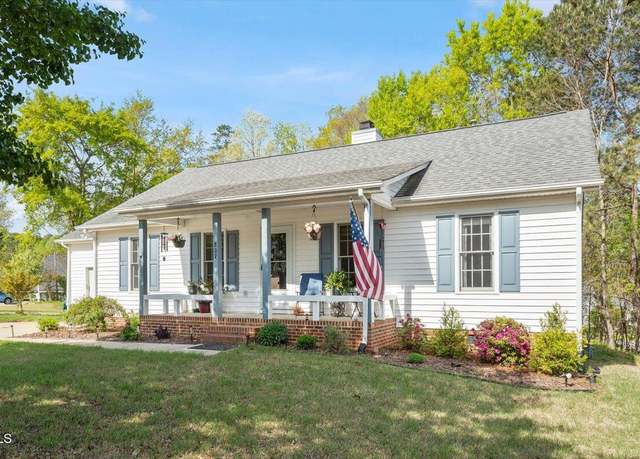 Property at 807 Clean View Ct, Fuquay Varina, NC 27526, 3 beds, 2 baths