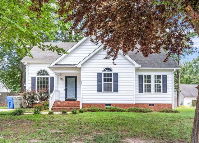 Property at 501 Corwood Dr, Fuquay Varina, NC 27526, 3 beds, 2 baths