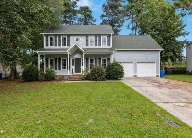 Property at 8318 Umstead Dr, Fayetteville, NC 28304, 3 beds, 2.5 baths