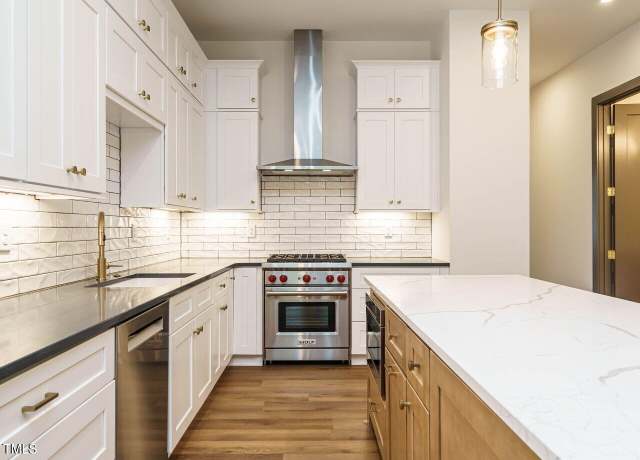 Property at 1523 Havenmont Ct, Raleigh, NC 27608, 3 beds, 2.5 baths