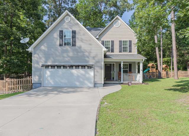 Property at 322 Sugarberry Ct, Jacksonville, NC 28540, 3 beds, 2.5 baths