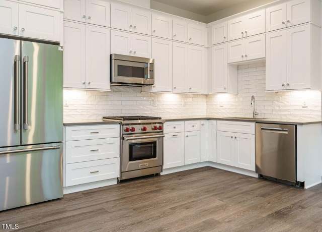 Property at 1527 Havenmont Ct, Raleigh, NC 27608, 3 beds, 2.5 baths