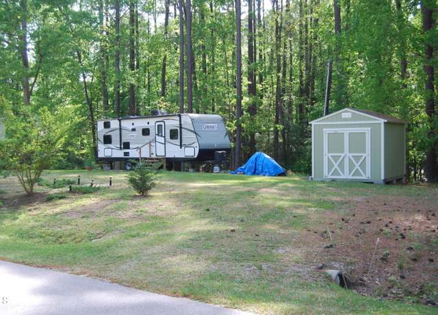 Property at 160 Creek Dr, Louisburg, NC 27549