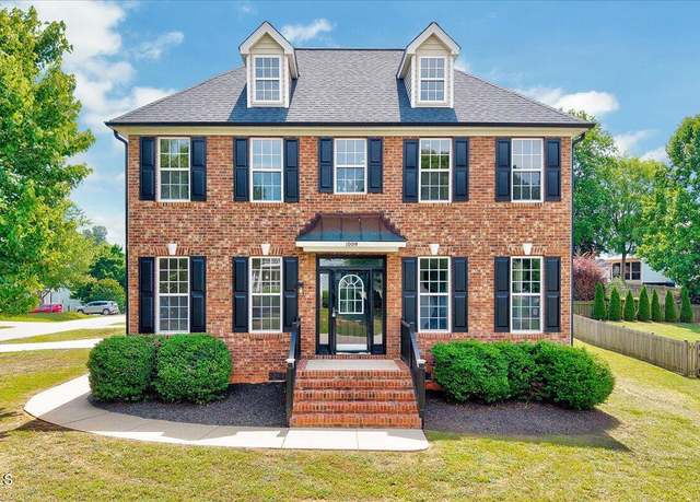 Property at 1009 Sarazen Dr, Clayton, NC 27527, 3 beds, 2.5 baths