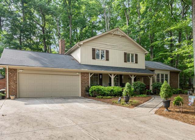 Property at 125 Amesbury Ln, Cary, NC 27511, 5 beds, 3.5 baths
