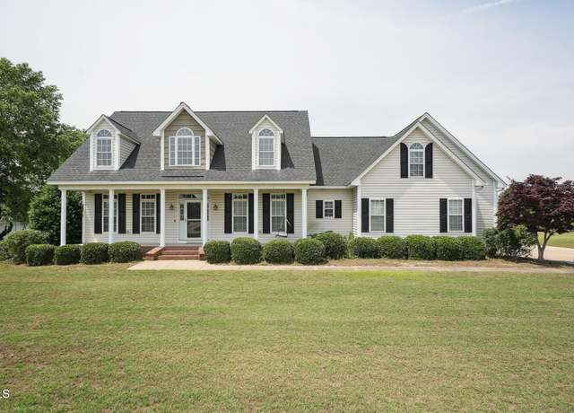 Property at 105 Bagley Ln, Dunn, NC 28334, 3 beds, 2.5 baths