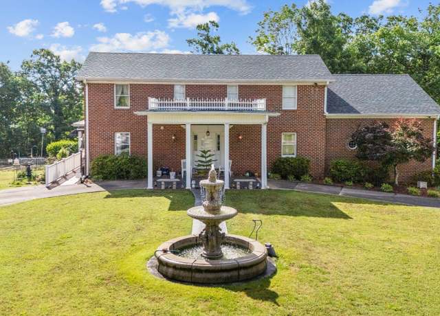 Property at 4024 Rural Retreat Rd, Burlington, NC 27215, 3 beds, 2.5 baths