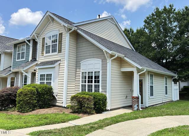 Property at 1121 Hamlet Park Dr, Morrisville, NC 27560, 3 beds, 2.5 baths