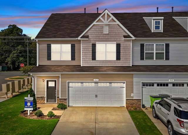 Property at 862 Pryor St, Mebane, NC 27302, 3 beds, 2.5 baths
