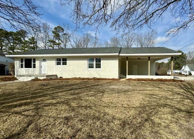 Property at 209 Carolyn Dr, Benson, NC 27504, 3 beds, 2.5 baths