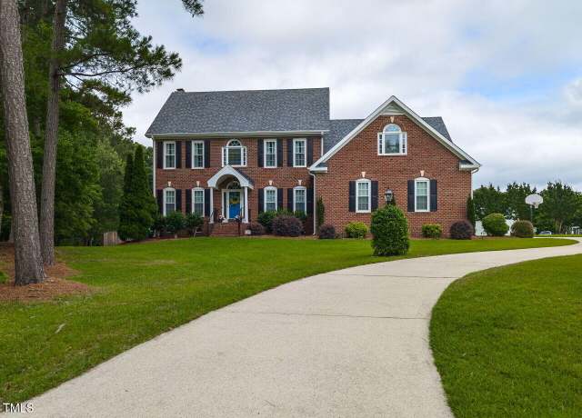 Property at 5009 Beckwyck Dr, Fuquay Varina, NC 27526, 4 beds, 3.5 baths