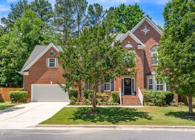 Property at 203 Worsham Dr, Chapel Hill, NC 27516, 5 beds, 3.5 baths