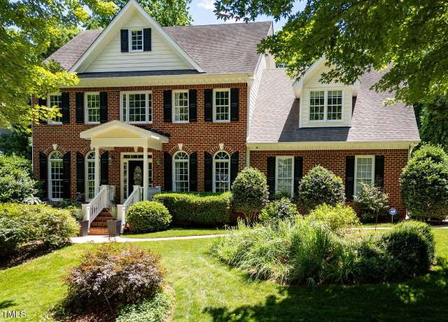 Property at 121 Flint Point Ln, Holly Springs, NC 27540, 5 beds, 3.5 baths