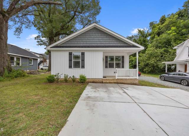 Property at 208 W Holt St, Burlington, NC 27217, 4 beds, 2 baths