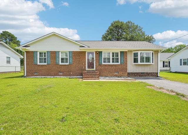 Property at 102 Pine St, Dunn, NC 28334, 3 beds, 1.5 baths