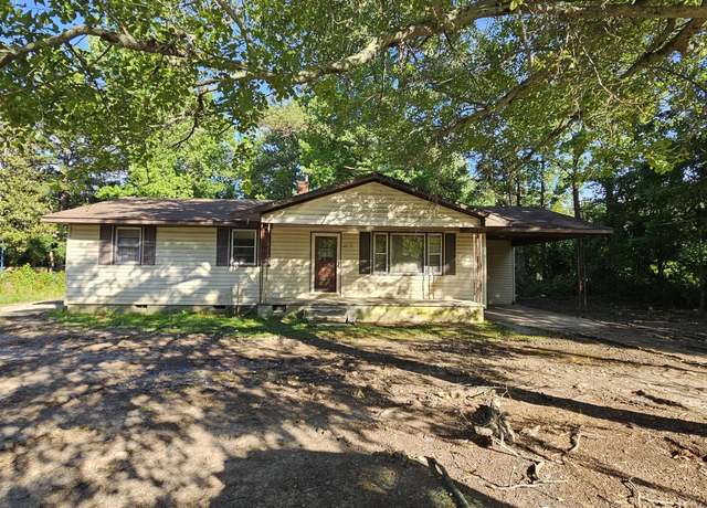 Property at 2100 N Webb St, Selma, NC 27576, 3 beds, 1 bath
