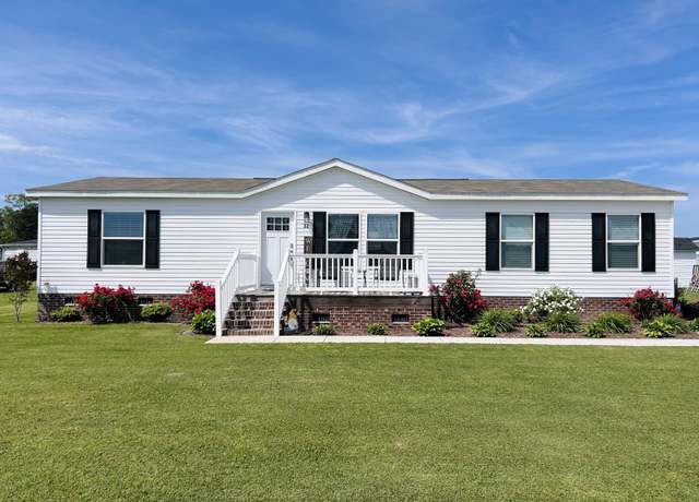 Property at 32 Goldeneye Ln, Selma, NC 27576, 3 beds, 2 baths