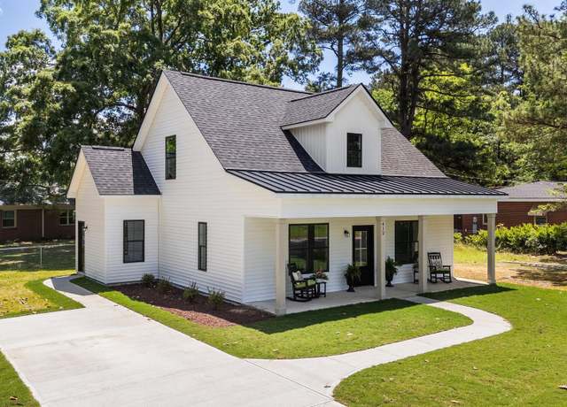 Property at 412 N Green St, Selma, NC 27576, 4 beds, 2.5 baths