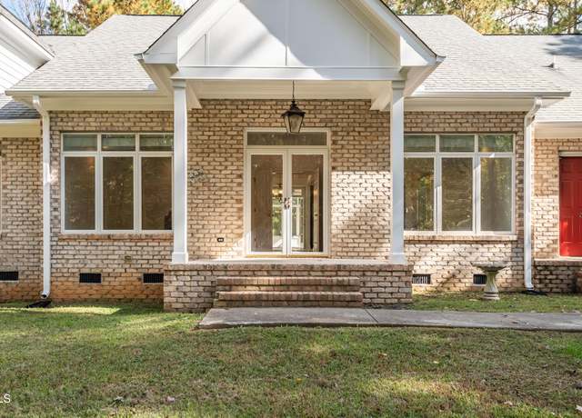 Property at 1021 Reaves Dr Dr, Chapel Hill, NC 27516, 4 beds, 4 baths