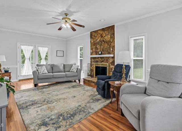 Property at 209 Bradley Dr, Benson, NC 27504, 3 beds, 2.5 baths