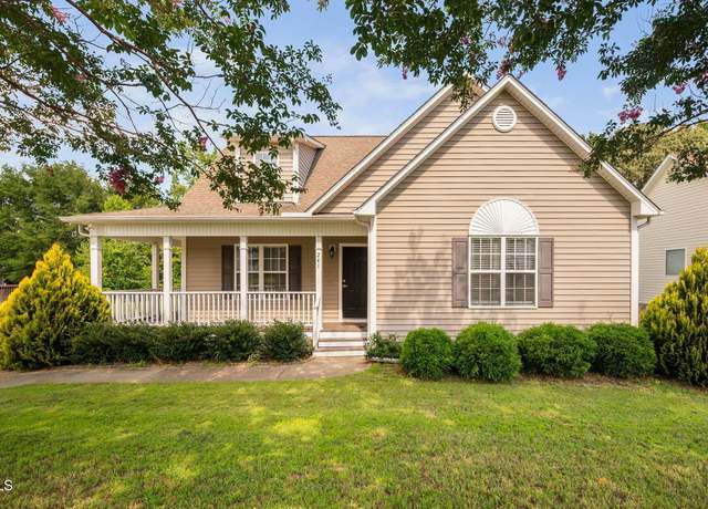 Property at 241 Bear Oak Dr, Smithfield, NC 27577, 4 beds, 3 baths