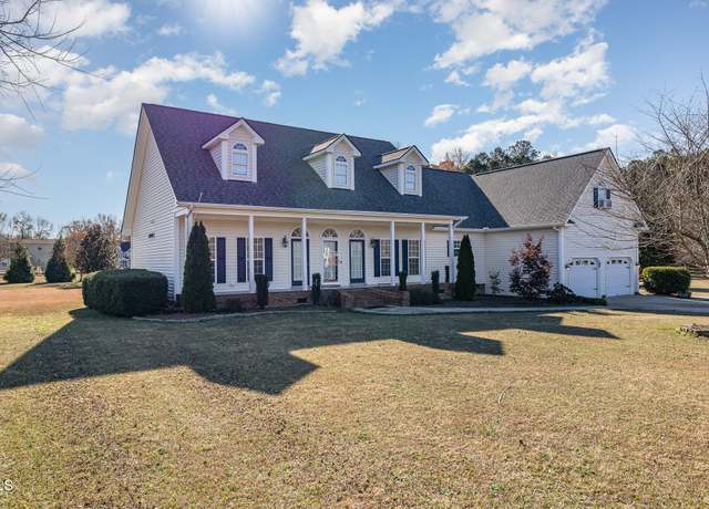 Property at 443 Holly Berry Ln, Selma, NC 27576, 3 beds, 3 baths