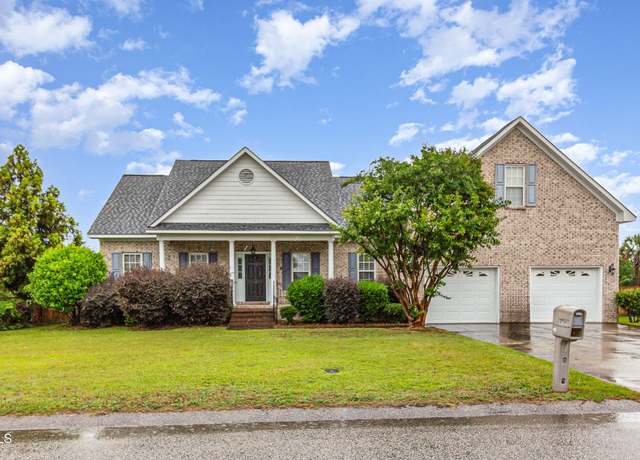 Property at 2708 Franciscan Dr, Fayetteville, NC 28306, 3 beds, 3.5 baths