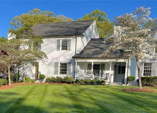 Property at 1004 E Willowbrook Dr, Burlington, NC 27215, 4 beds, 4 baths