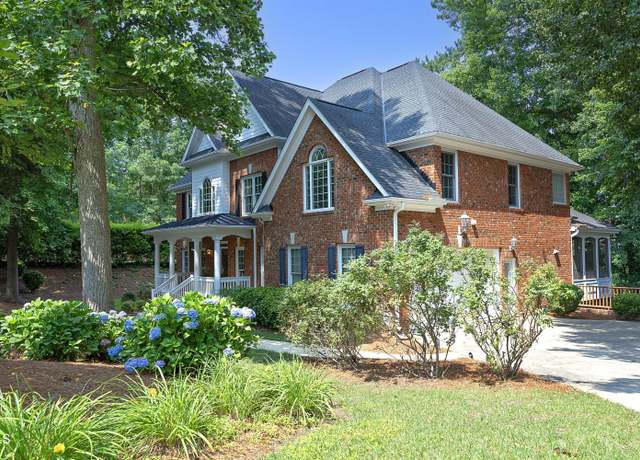 Property at 101 Royal Glen Dr, Cary, NC 27518, 4 beds, 4.5 baths