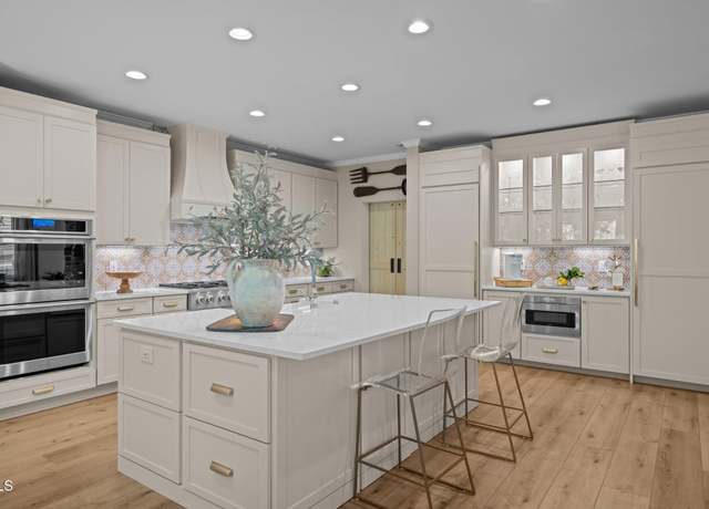 Property at 814 Covered Bridge Trl, Chapel Hill, NC 27517, 6 beds, 4.5 baths