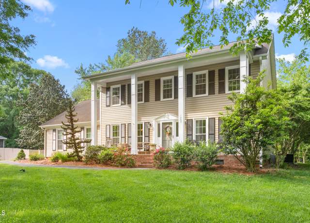Property at 1207 Candlewood Dr, Elon, NC 27244, 4 beds, 2.5 baths