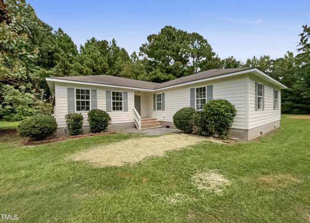 Property at 5023 Hummingbird Pl, Fayetteville, NC 28312, 4 beds, 2 baths
