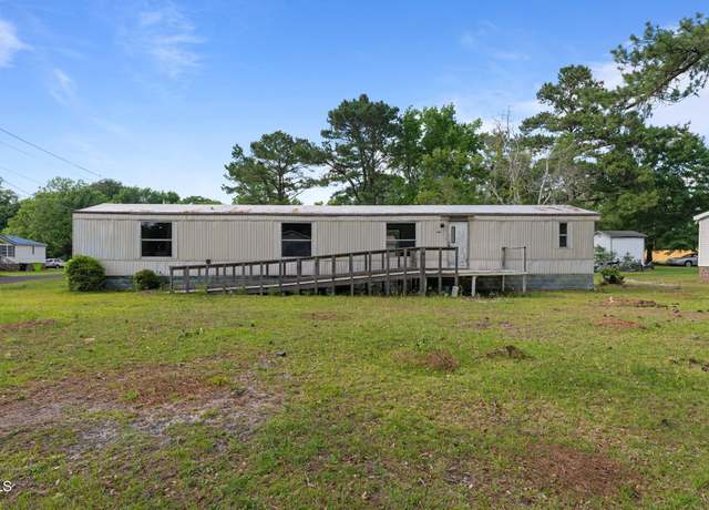 Property at 2408 Moore Ave, New Bern, NC 28562, 3 beds, 2 baths