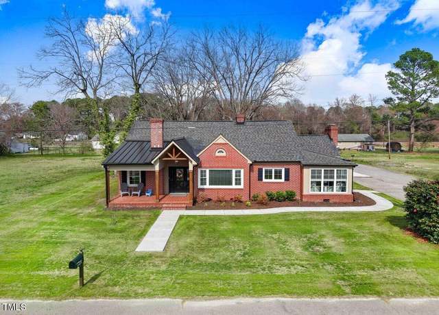 Property at 305 E First St, Princeton, NC 27569, 4 beds, 3 baths