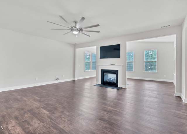 Property at 917 Avalon Dr, Mebane, NC 27302, 6 beds, 5 baths