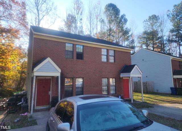 Property at 1714 Fox Hollow Dr, Raleigh, NC 27610, 2 beds, 2.5 baths