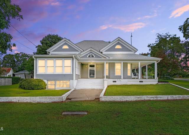 Property at 203 Keen St, Four Oaks, NC 27524, 3 beds, 2 baths