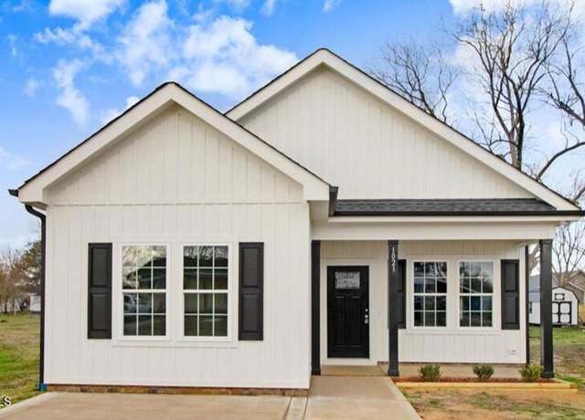 Property at 1021 E Edgerton St, Dunn, NC 28334, 3 beds, 2 baths