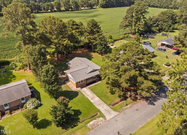 Property at 131 Brentwood Dr, Selma, NC 27576, 3 beds, 1.5 baths