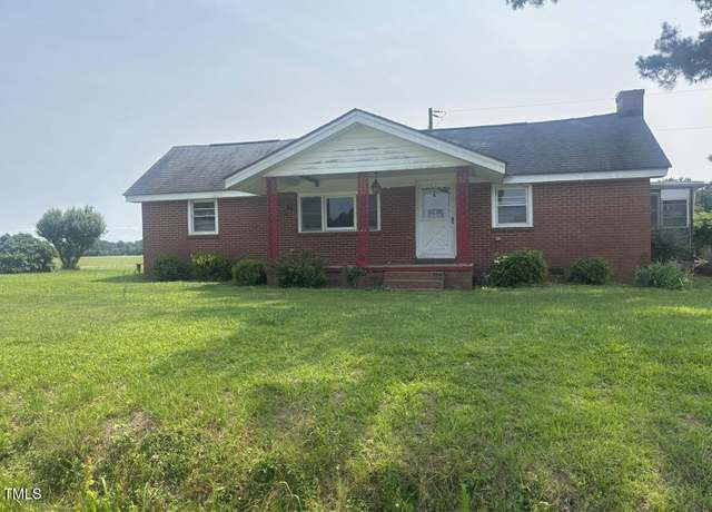 Property at 7352 Smokehouse Rd, Stantonsburg, NC 27883, 3 beds, 1 bath