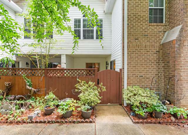 Property at 320 Summerwalk Cir, Chapel Hill, NC 27517, 2 beds, 2.5 baths