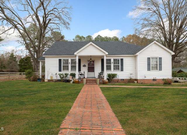 Property at 522 Eaton Ave, Warrenton, NC 27589, 3 beds, 2 baths