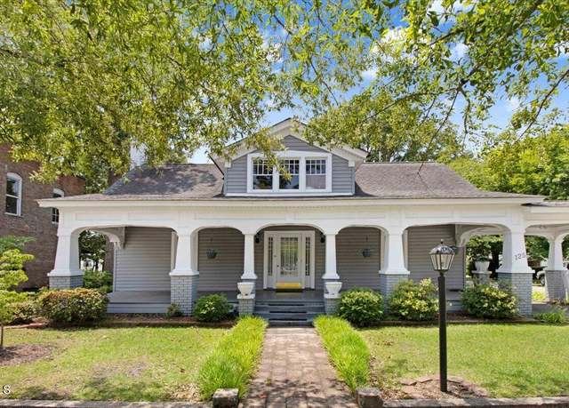 Property at 125 W Pine St, Pine Level, NC 27568, 3 beds, 3 baths