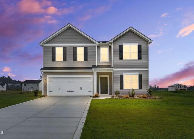 Property at 389 Traveler Way, Raeford, NC 28376, 5 beds, 2.5 baths