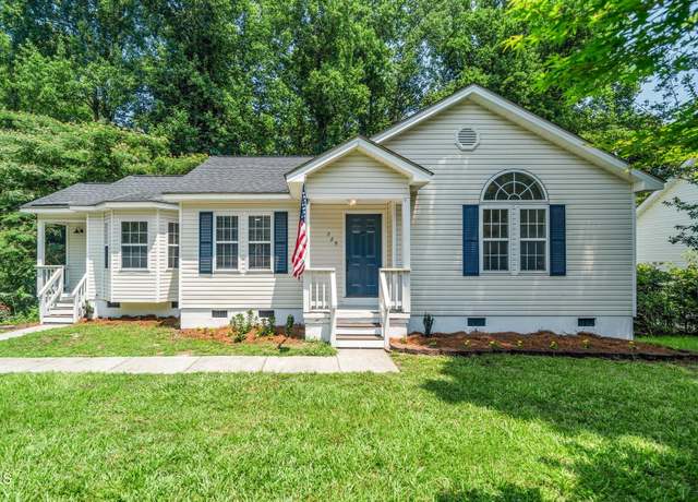 Property at 725 E Maple Ln, Fuquay Varina, NC 27526, 3 beds, 2 baths