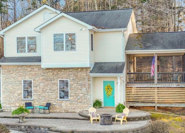 Property at 108 Pocus Point Pt, Clarksville, VA 23927, 3 beds, 2 baths