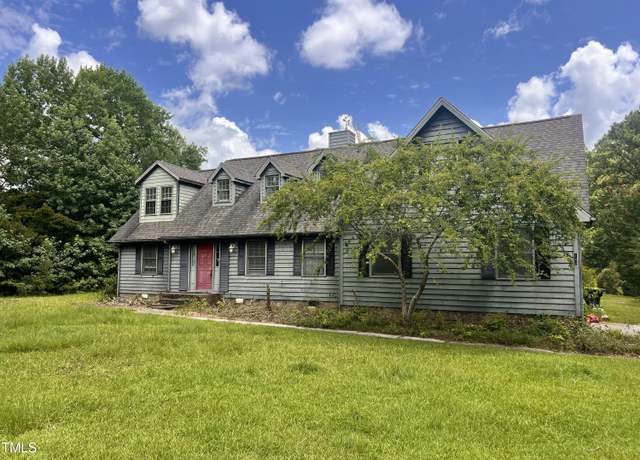 Property at 140 Plantation Dr, Swansboro, NC 28584, 4 beds, 2.5 baths