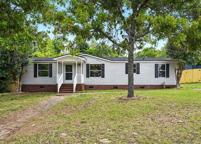 Property at 152 Edenberry Ln, Sanford, NC 27332, 3 beds, 2 baths